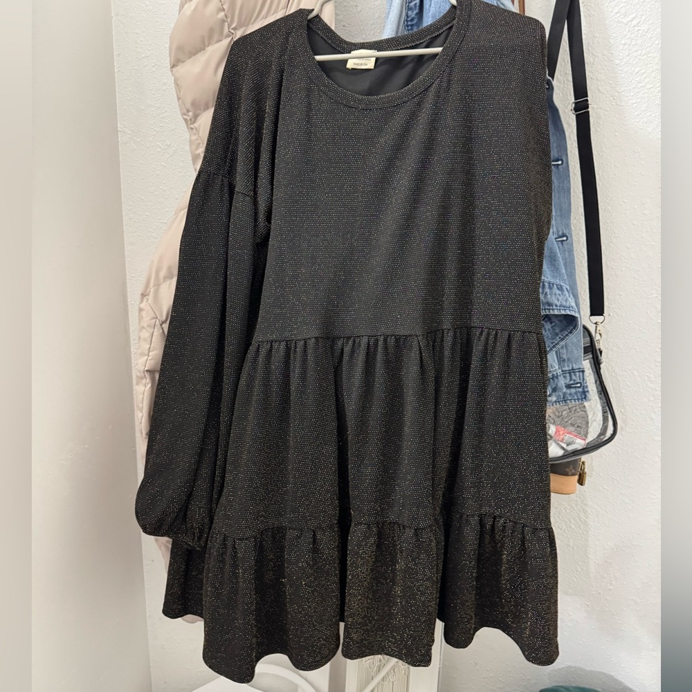 Black and gold long sleeve dress